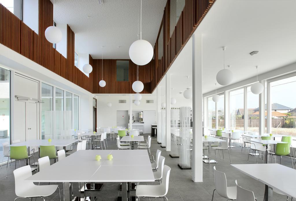Hotel Middelpunt - Gratis Parking - Ontbijt Inbegrepen! Middelkerke Exterior photo